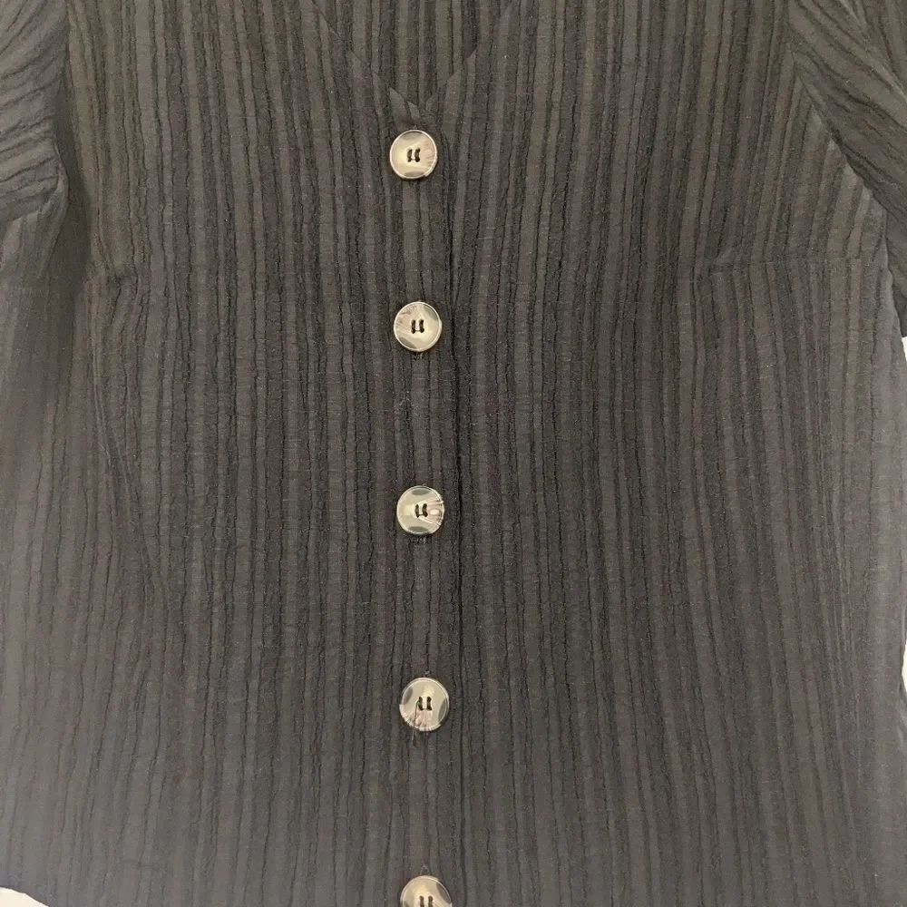 Urban Romantics Cropped Tortoise Shell Button Down - Picture 6 of 7